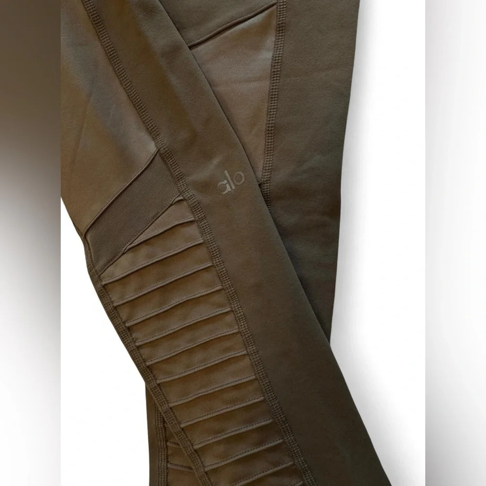 ALO Yoga Moto Legging Size Small Taupe Ribbed Panel High Waist